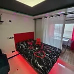 C12 Deluxe Lejlighed *