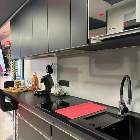 C12 Deluxe Apartman *