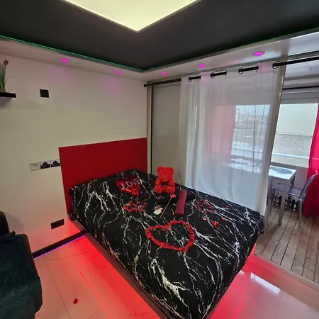 C12 Deluxe Apartman *